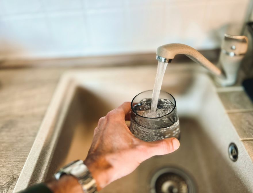 Salaspils iedzīvotājiem svarīgi zināt - oktobrī ūdenim var parādīties neierasta smaka un garša