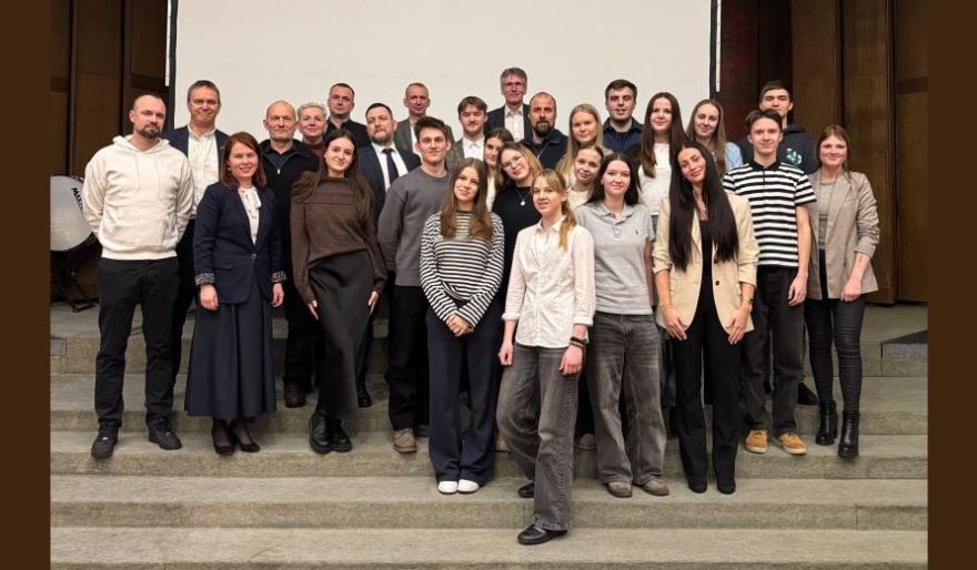 Salaspils novada jaunieši un deputāti diskutē par jaunatnes politiku un nākotnes attīstības virzieniem