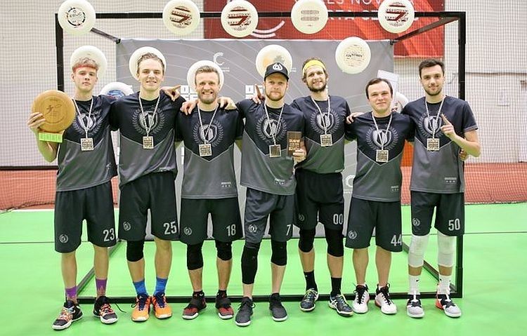 Salaspils "Wild Things" nosargā Latvijas telpu čempionu kausu frisbijā