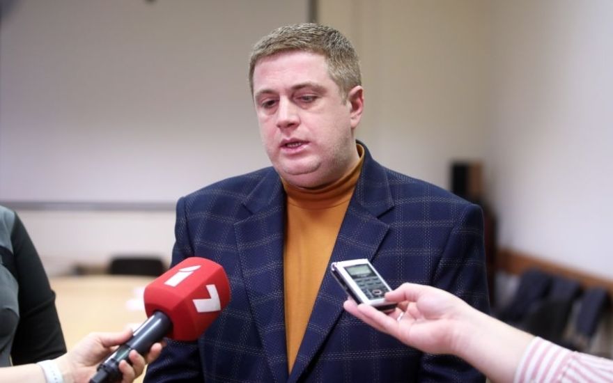 Satraukums par divu Latvijas iedzīvotāju iespējamu inficēšanos ar koronavīrusu izrādījies nepamatots