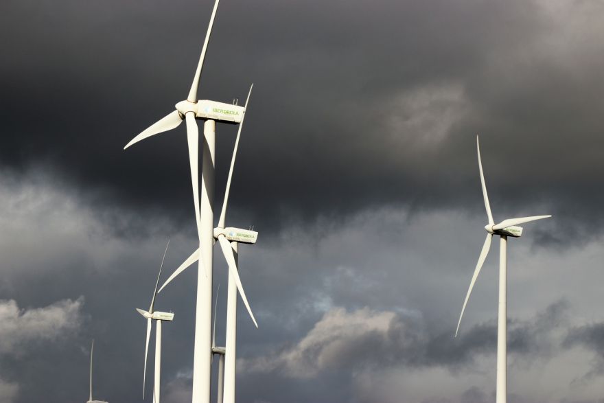 Saules un vēja enerģiju nāksies ierobežot? Atklāj galveno risku Latvijas energosistēmai