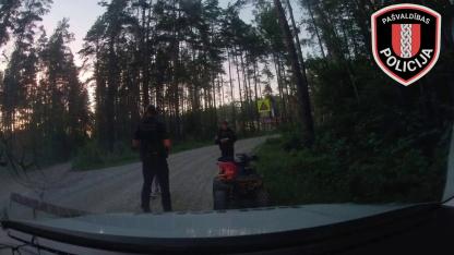 Attēls rakstam: Sauriešos nakts patruļas laikā policija aptur divus pusaudžus; likumsargiem nākas zvanīt vecākiem