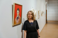 Foto: Mākslas darbs kā pašterapijas process. Siguldā atklāta Zanes Šumeiko izstāde "Senču upe III"