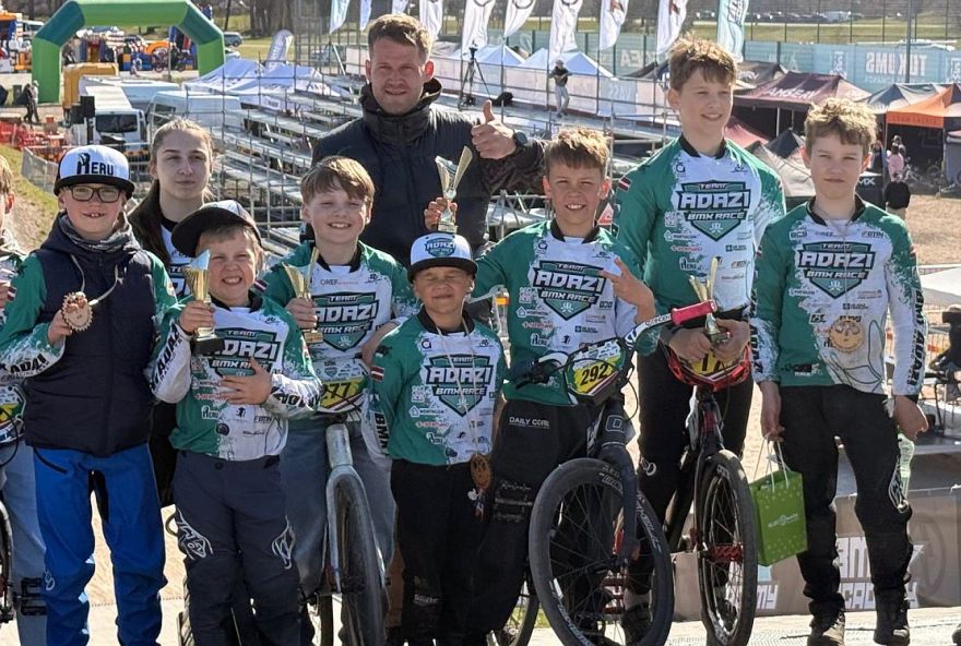Sezona atklāta: Ādažu un Mārupes BMX braucēji sāk krāt godalgas