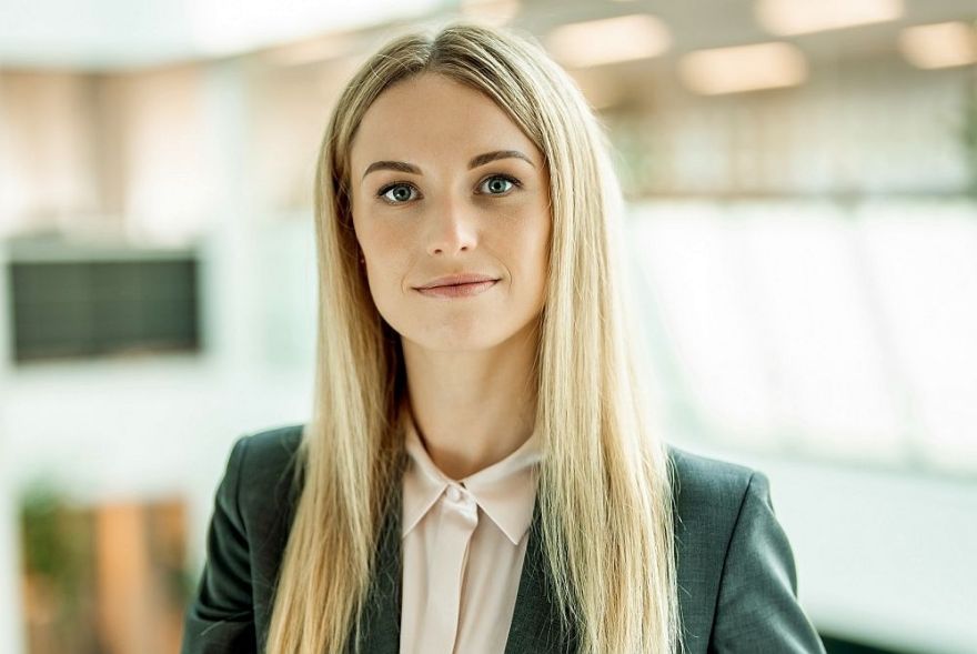 Sieviešu finanšu uzvedība – starp neziņu, piesardzību un vēlmi nodrošināt ģimenes nākotni