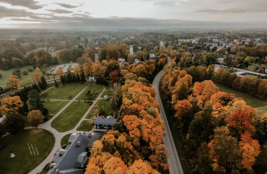 Sigulda kļūst par rudens karstāko galamērķi – šādi skaitļi nav redzēti kopš pandēmijas