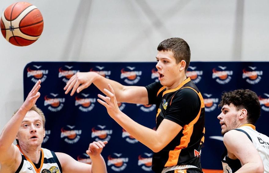 Siguldas basketbolisti zaudē viesos, Ķekavas florbolisti uzvar savās mājās