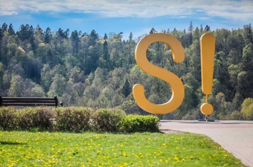 Siguldas ielās pamanīti neparasti zīmējumi, kas atkārtojas