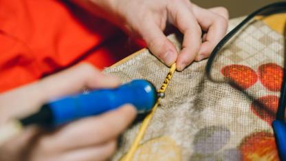 Attēls rakstam: Siguldas spieķis un Baldones brunči. Aušana un adīšana. Keramika un kokgriešana. Pierīgas meistari aicina uz tikšanos