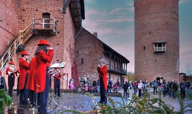 Siguldieši spēlēs rudens melodijas Turaidā
