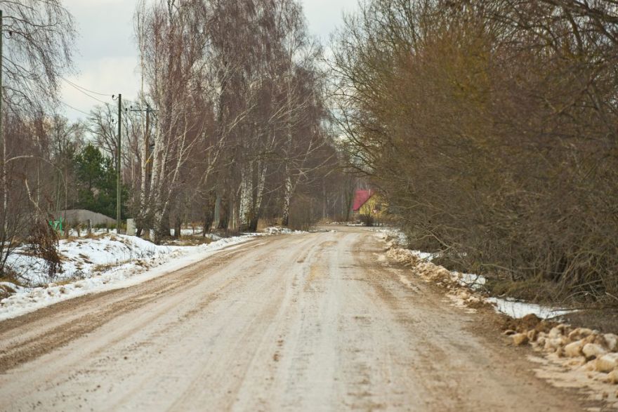 Šķīdonis iestājies jau 626 grants ceļu posmos, Rīgas reģionā – vairāk nekā 60 posmos