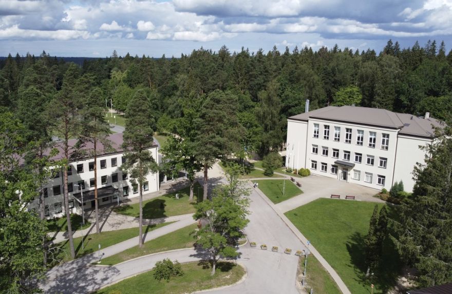Skolai paveicies! Laurenču sākumskolai apstiprināts jauns direktors