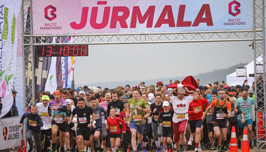 Skrējiens gar jūru - Majoru pludmalē šodien valdīs sportiska rosība
