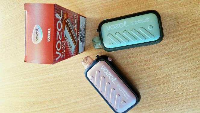 Attēls rakstam: Smēķi skolā! Ādažos atrastas vairākas elektroniskās smēķēšanas ierīces