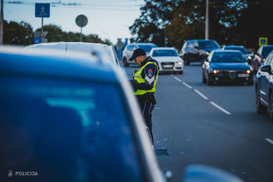 Šodien policija pastiprināti kontrolē ātruma ievērošanu