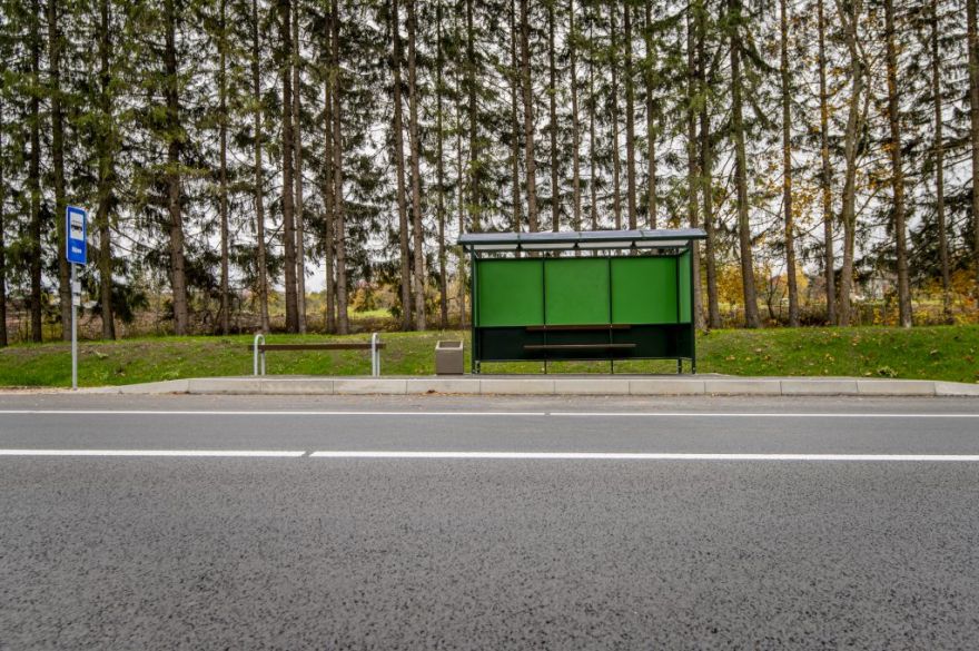 Šoferu trūkums paralizē reisus: divās dienās atcelti 46 autobusi Ādažu virzienā