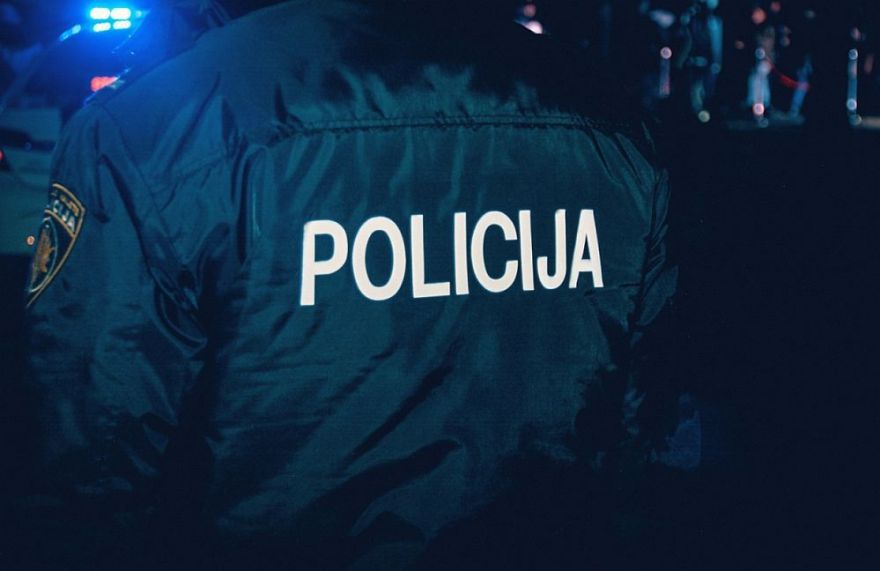 Šogad aizdomās par noziegumiem aizturēti jau 18 policisti