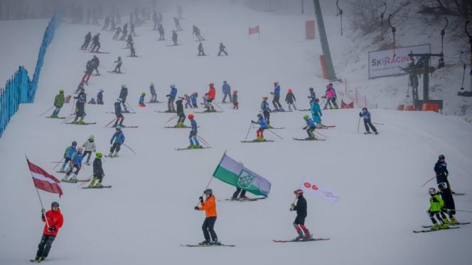 Attēls rakstam: Spraigās cīņās aizvadītas kalnu slēpošanas un snovborda sacensības "Siguldas kauss 2026"