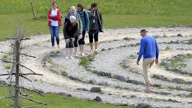 Attēls rakstam: Staigāt basām kājām – labi gan asinsritei, gan noskaņojumam