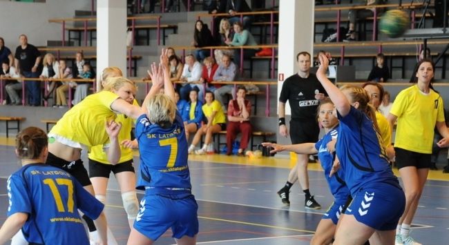 Stopiņu handbolistes uzvar Ludzā, finālsērijā būs izšķirošā trešā spēle