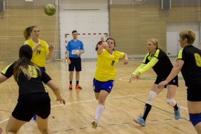 Stopiņu un Salaspils handbola komandām neveiksmīga nedēļas nogale