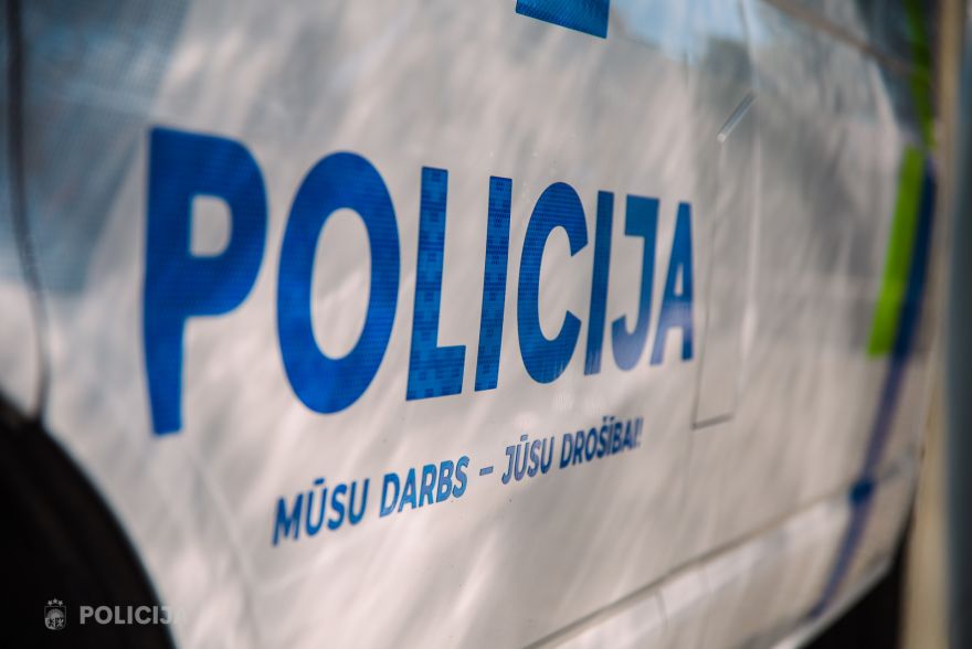 Suņu saimniekam draud nopietnas nepatikšanas - par bērnu sakošanu Carnikavā ierosina krimināllietu