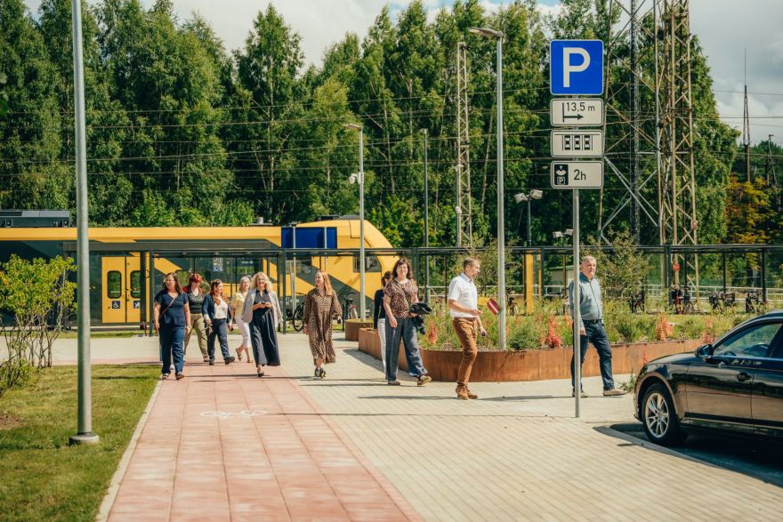"Taču ir viens BET!" Saulkrastu iedzīvotāji pēc stacijas atjaunošanas norāda uz būtisku nepilnību
