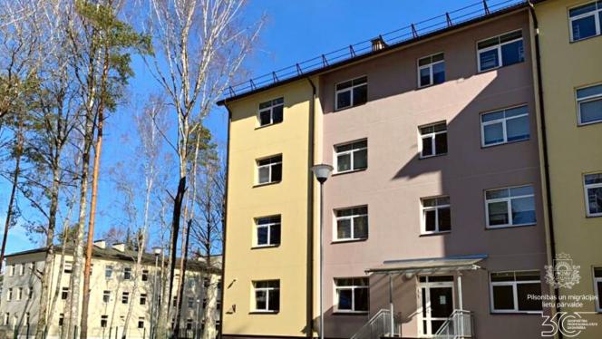 Attēls rakstam: "Tas, ko pa dienu redzēja ministrs, nebija varbūt gluži patīkams." Kas patiesībā notiek patvēruma meklētāju centrā “Mucenieki”?