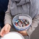 Attēls rakstam: Tava atvilktne var būt bīstamāka, nekā šķiet. Ko patiesībā nozīmē nepareizi izmestas baterijas