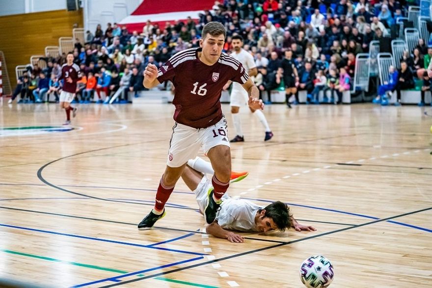 Telpu futbols Salaspilī: izlase gatavojas Pasaules kausa kvalifikācijai, klubs – cīņai par virslīgas medaļām