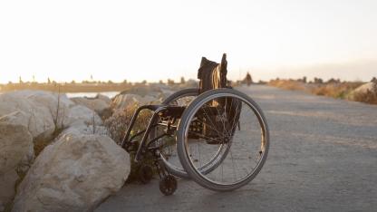 Attēls rakstam: Traģēdija Ķengaragā - mīklainos apstākļos dīķī noslīcis cilvēks ratiņkrēslā