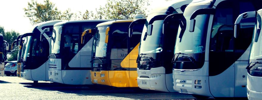 Tūkstošiem Pierīgas iedzīvotāju netiks uz darbu un skolu - autobusu pārvadātāji gatavo vērienīgu protestu