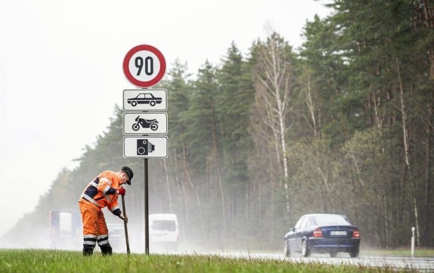 Turpmāk atļautais maksimālais braukšanas ātrums ir 90 km/h; izņēmums – Vidzemes šosejas posms līdz Siguldai