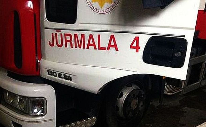 Ugunsgrēkā Jūrmalā gājis bojā cilvēks