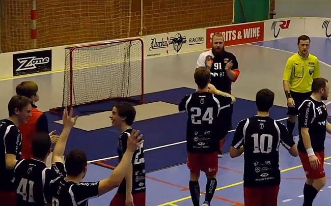 Ulbrokas florbolisti izvirzās vadībā ceturtdaļfinālā, FK "Ķekava" zaudē čempionēm