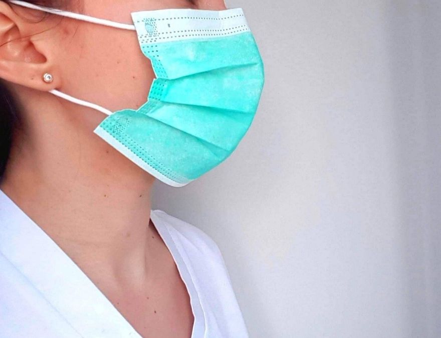 Uz Latviju nogādās aptuveni vienu miljonu sejas masku un respiratoru