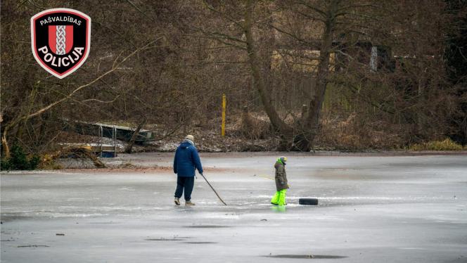 Attēls rakstam: Uz ledus, nepieskatīts piecgadnieks un apzināti bojāta pieturvieta -  brīvlaika parkāpumi  Ropažos