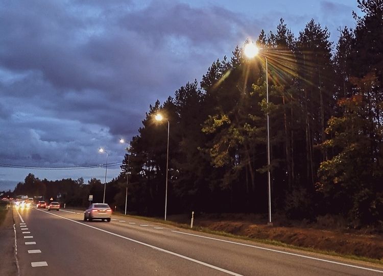 Uzstāda jaunu LED apgaismojumu divās pieturvietās Ķekavas novadā
