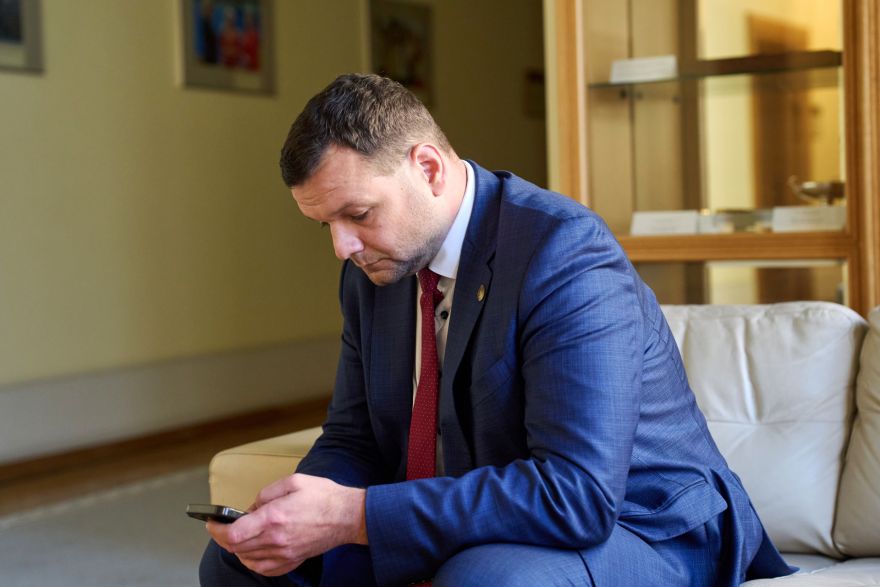 Uzulnieku pēc braukšanas 3,09 promiļu reibumā izlaiž brīvībā: kāds sods viņam draud?