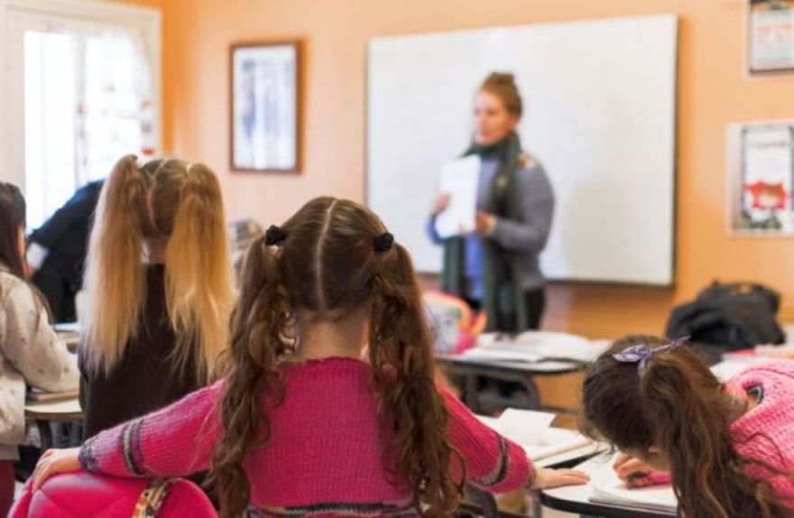 Vai 9. klases eksāmeni kļūs bezjēdzīgi? Ministrija piedāvā būtiskas izmaiņas izglītībā