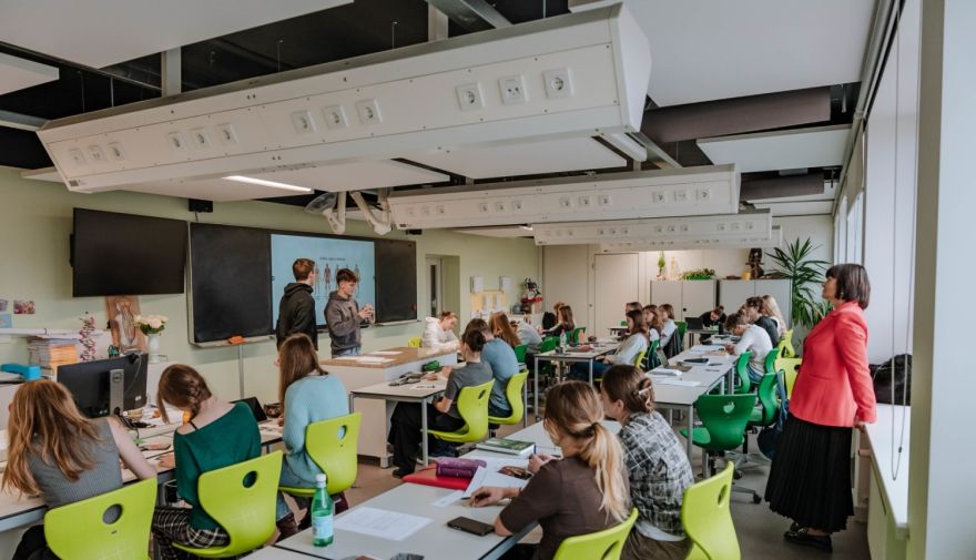Vai aug paaudze, kurai grūti analizēt? Devītklasniekiem spriešanas uzdevumos vien 29,2%