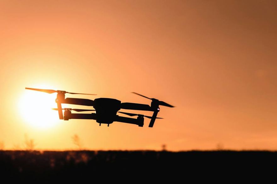 Vai spēj atšķirt kaujas un hobiju dronus?