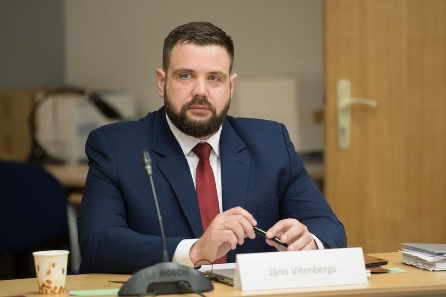Valdība atbalsta priekšlikumu no nākamā gada samazināt OIK aptuveni par 60%