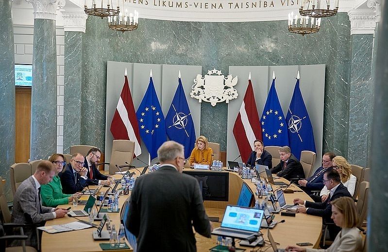 Valdība atbalsta valsts budžetu 2025.gadam ar 17 miljardu eiro izdevumiem un 1,3 miljardu eiro deficītu