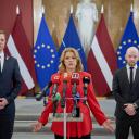 Attēls rakstam: Valdība noturas: koalīcija vienojas turpināt darbu; Švinkam uzdoti "mājasdarbi"