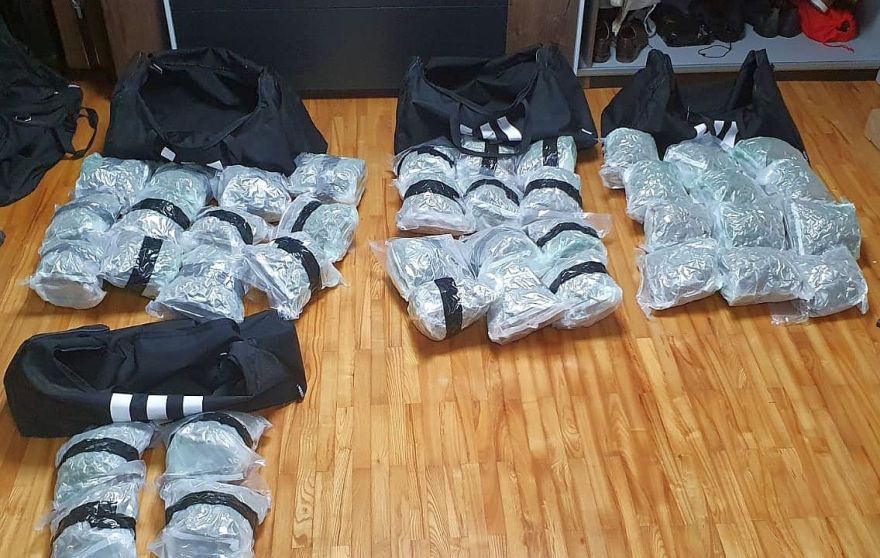 Valsts policija Saulkrastos un Rīgā atrod 28 kg marihuānas, aiztur piecus vīriešus