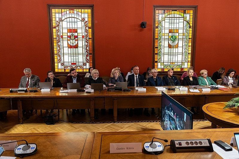 Valsts valodas dienā aicina runāt latviski un nodrošināt finansējumu latviešu valodas pētījumiem