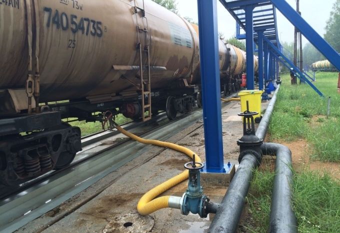 Valsts vides dienests daļēji aptur SIA "Vangažu nafta" darbību