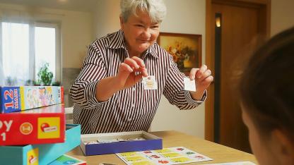 Attēls rakstam: Vaļuks – auklīte ar dokumentiem. Viņu pazīst teju katrs ādažnieks