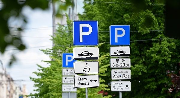 VARAM ieskatā Rīgas dome pati ir tiesīga noteikt, kas iekasē "Rīdzinieka kartes" piešķirtos atvieglojumus